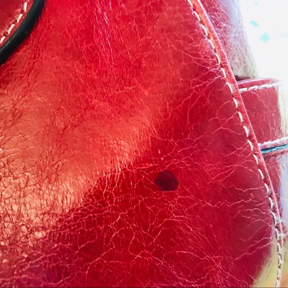 CUTE AND CLASSY RED HANDBAG - Picture 7 of 7